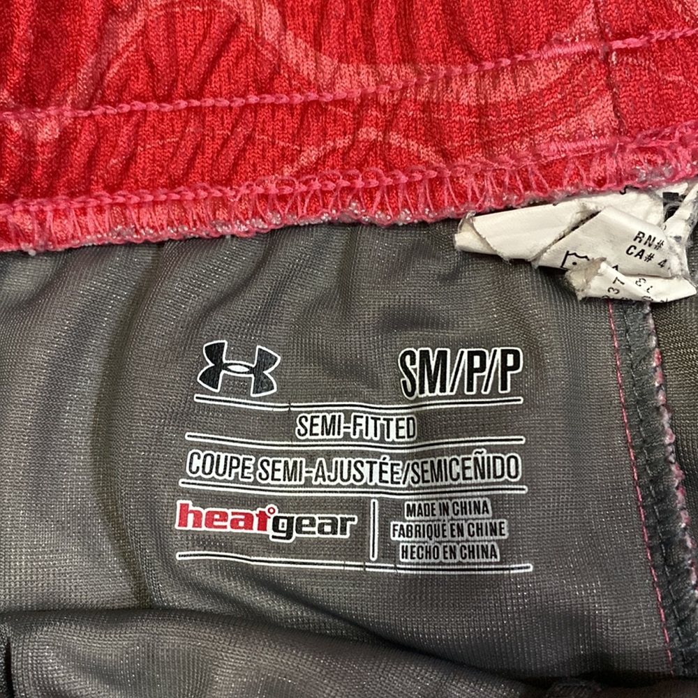 Under Armour shorts, size small - Picture 3 of 4